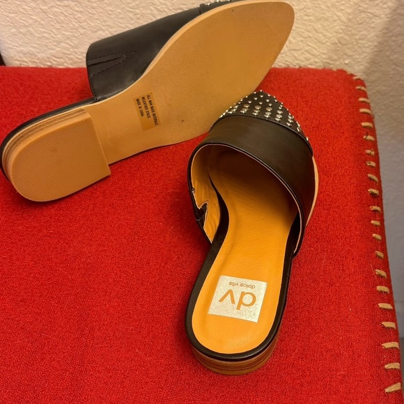 Dolce Vita Black Studded Pointed Toe Block Heel slip On Moles Size 6.5 - Picture 3 of 4